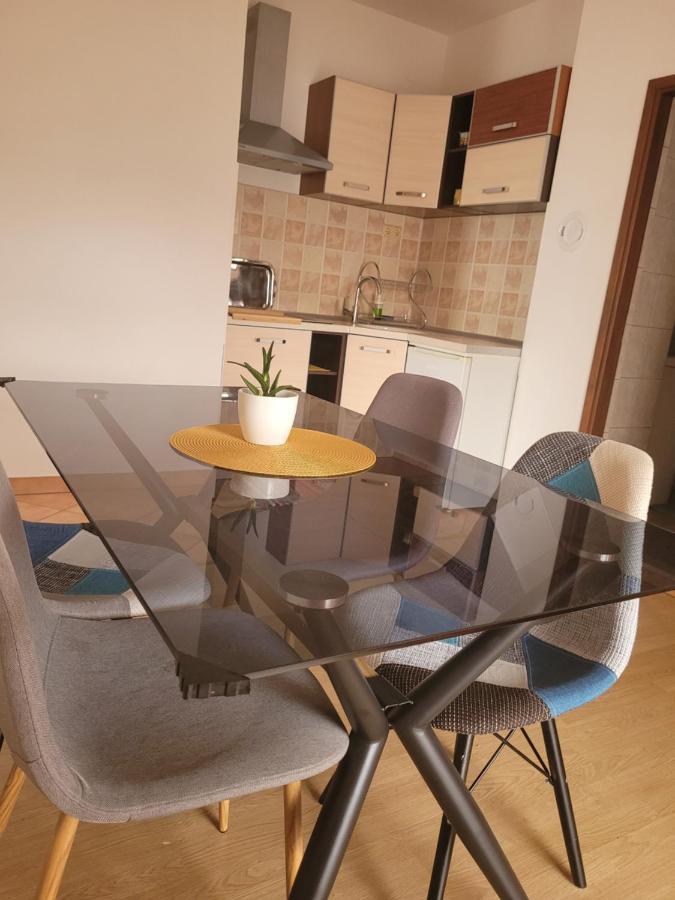 Apartmani Tonci Pag Паг Екстериор снимка
